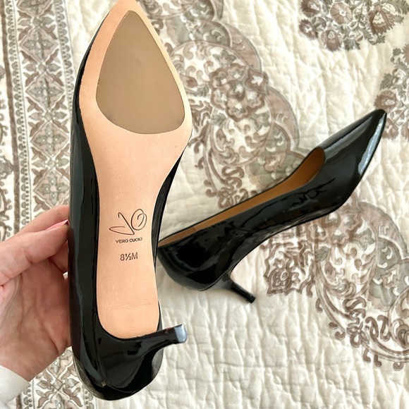 Joan Oloff Callie 2.5" black patent leather pumps with arch support new - Picture 2 of 3